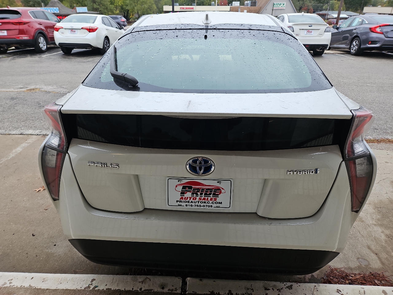 Toyota Prius Three 2016 Toyota Prius Three 2016
