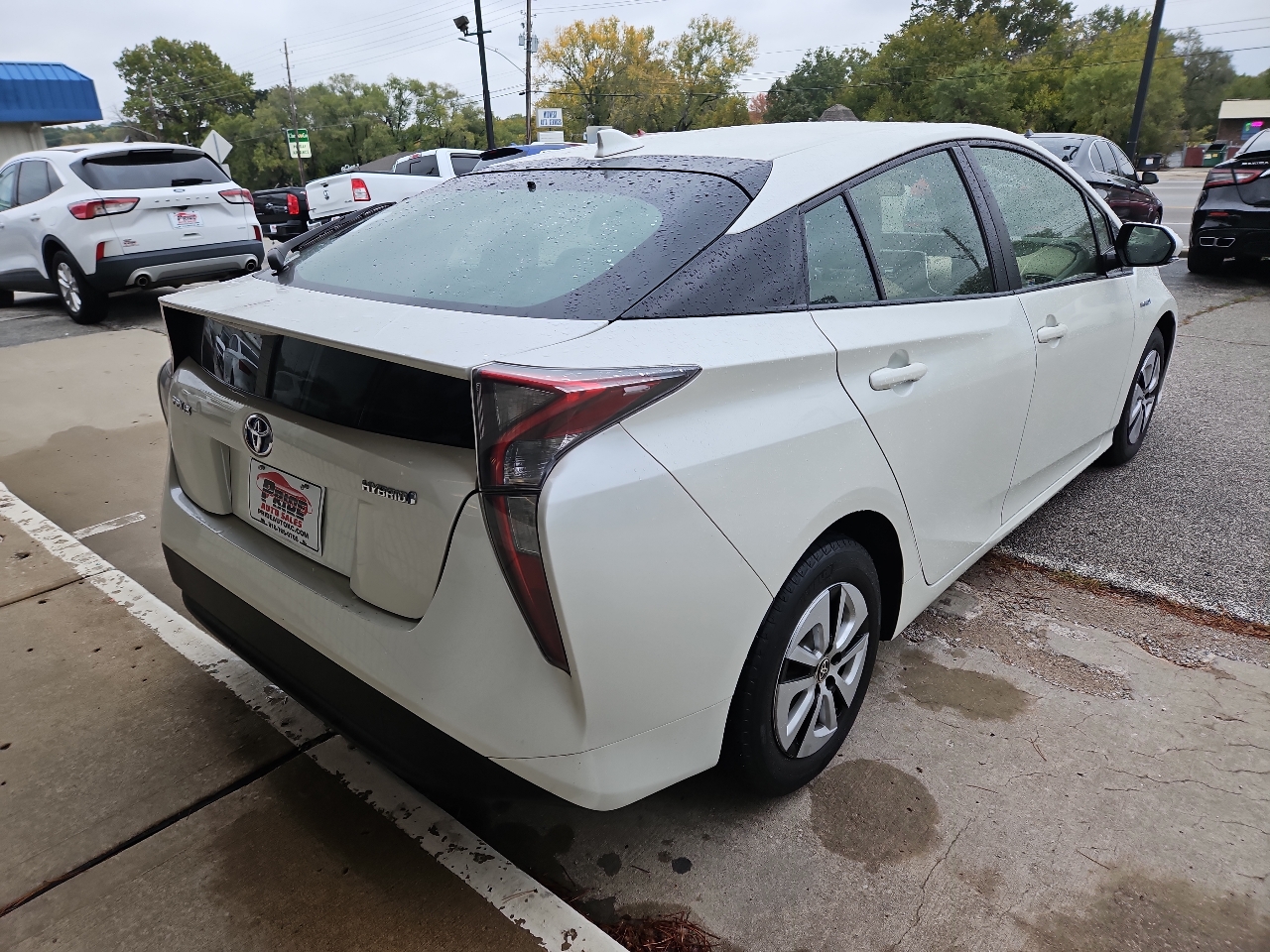 Toyota Prius Three 2016 Toyota Prius Three 2016