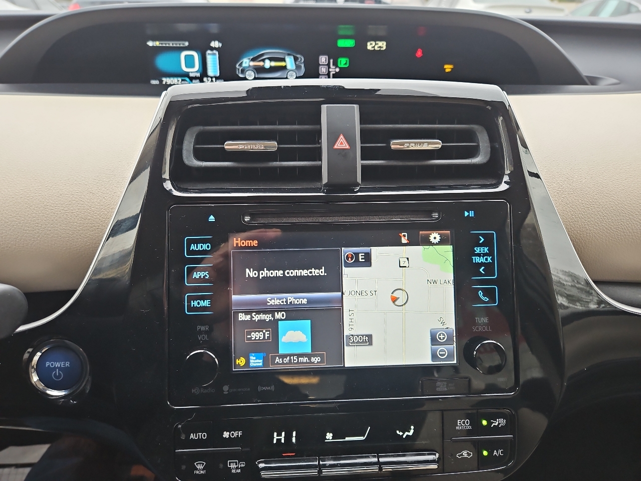 Toyota Prius Three 2016 Toyota Prius Three 2016