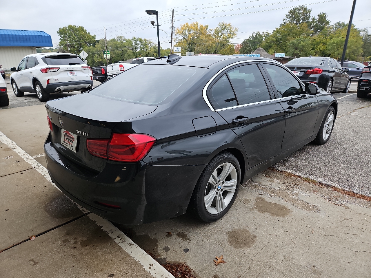BMW 3-Series 330i xDrive SULEV Sedan 2017 BMW 3-Series 330i xDrive SULEV Sedan 2017