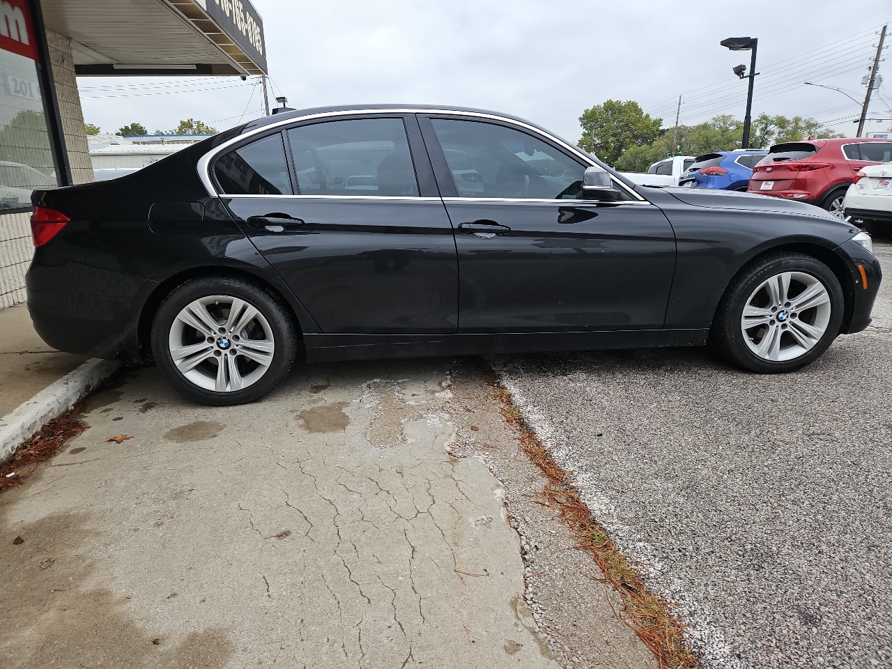 BMW 3-Series 330i xDrive SULEV Sedan 2017 BMW 3-Series 330i xDrive SULEV Sedan 2017