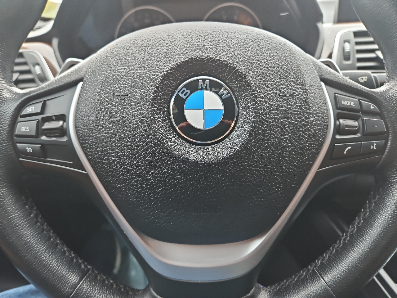 BMW 3-Series 330i xDrive SULEV Sedan 2017 BMW 3-Series 330i xDrive SULEV Sedan 2017