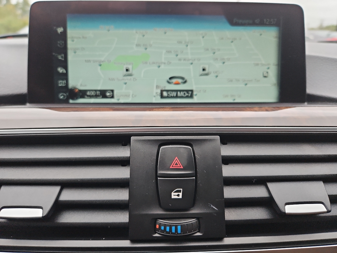 BMW 3-Series 330i xDrive SULEV Sedan 2017 BMW 3-Series 330i xDrive SULEV Sedan 2017