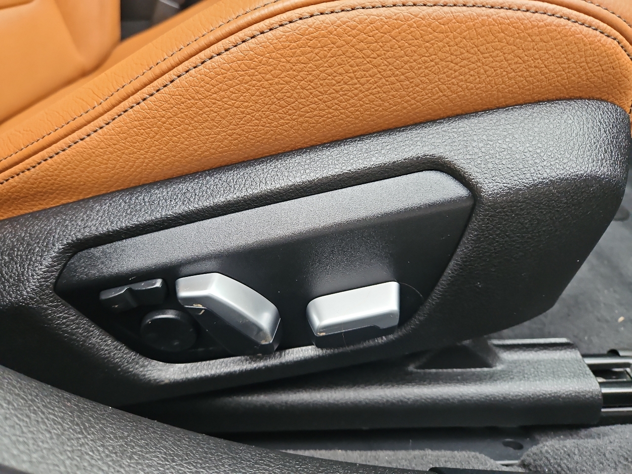 BMW 3-Series 330i xDrive SULEV Sedan 2017 BMW 3-Series 330i xDrive SULEV Sedan 2017