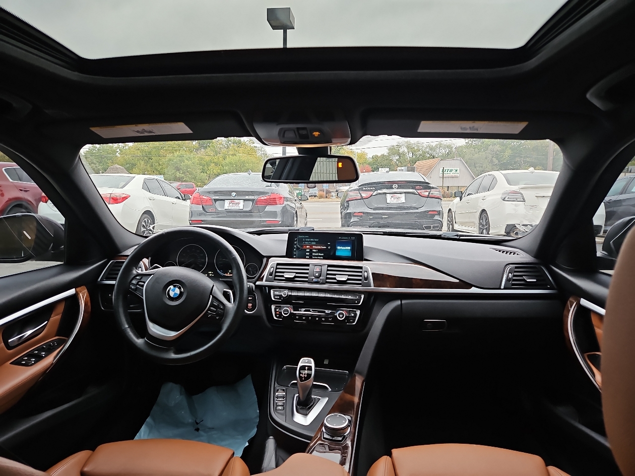 BMW 3-Series 330i xDrive SULEV Sedan 2017 BMW 3-Series 330i xDrive SULEV Sedan 2017