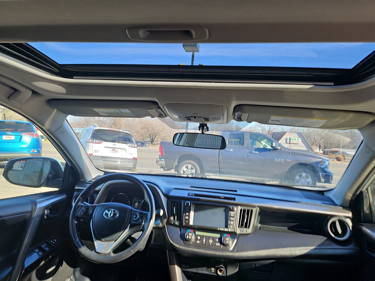 Toyota RAV4 XLE AWD 2016