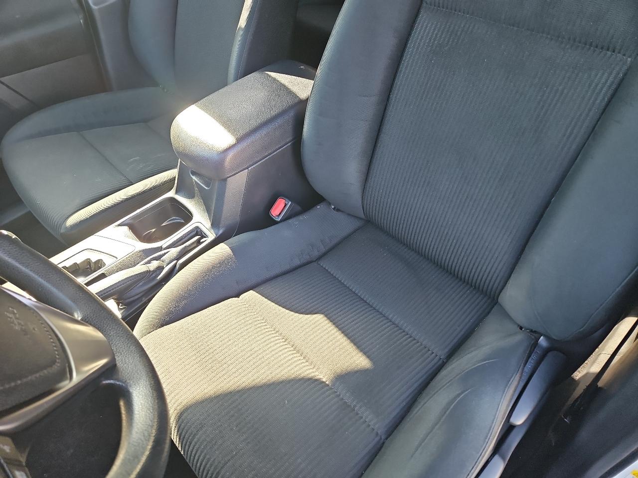 Toyota RAV4 LE AWD 2018