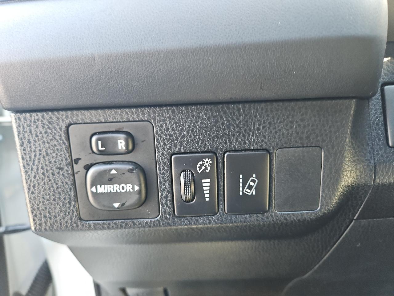 Toyota RAV4 LE AWD 2018