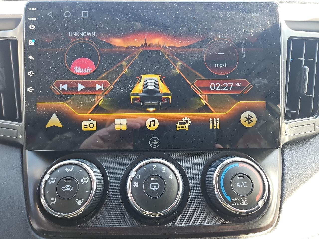 Toyota RAV4 LE AWD 2018