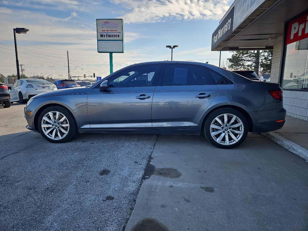 Audi A4 2.0T Premium Sedan 2017