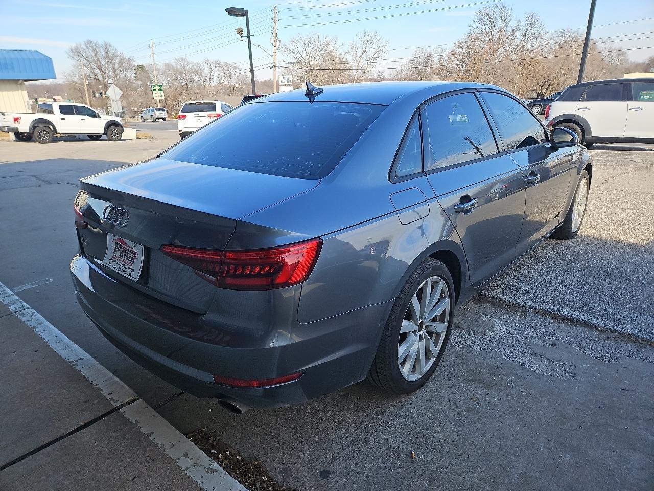 Audi A4 2.0T Premium Sedan 2017