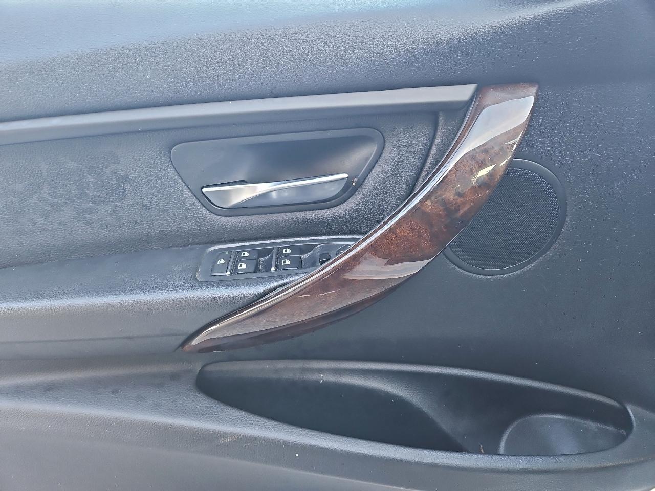 BMW 3-Series 320i xDrive Sedan 2016