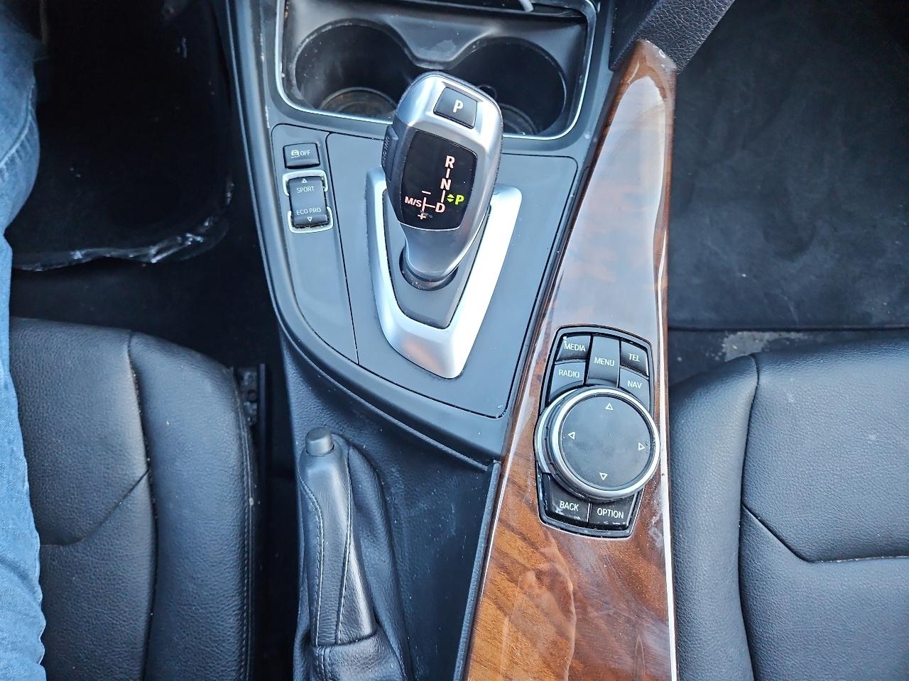 BMW 3-Series 320i xDrive Sedan 2016