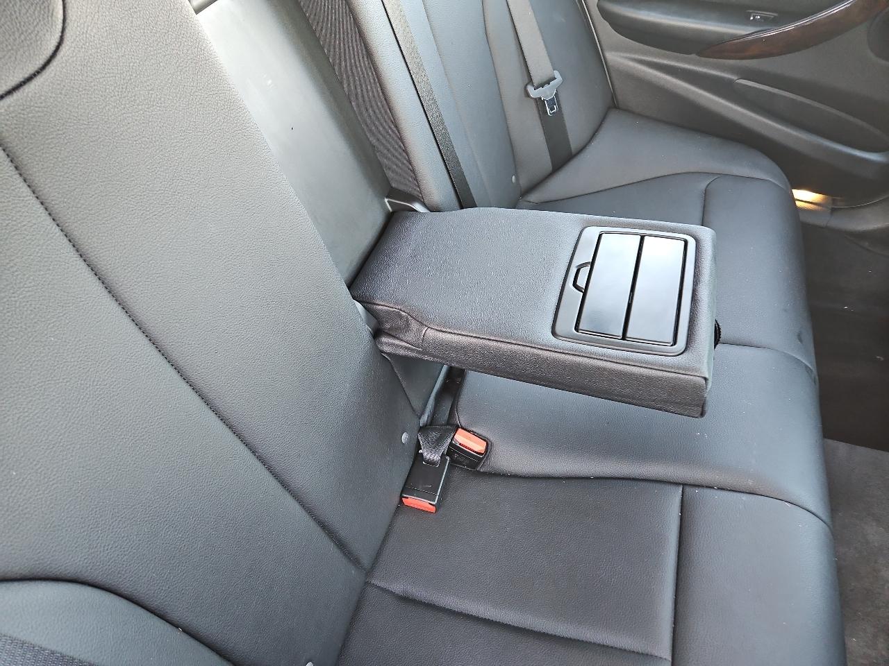 BMW 3-Series 320i xDrive Sedan 2016