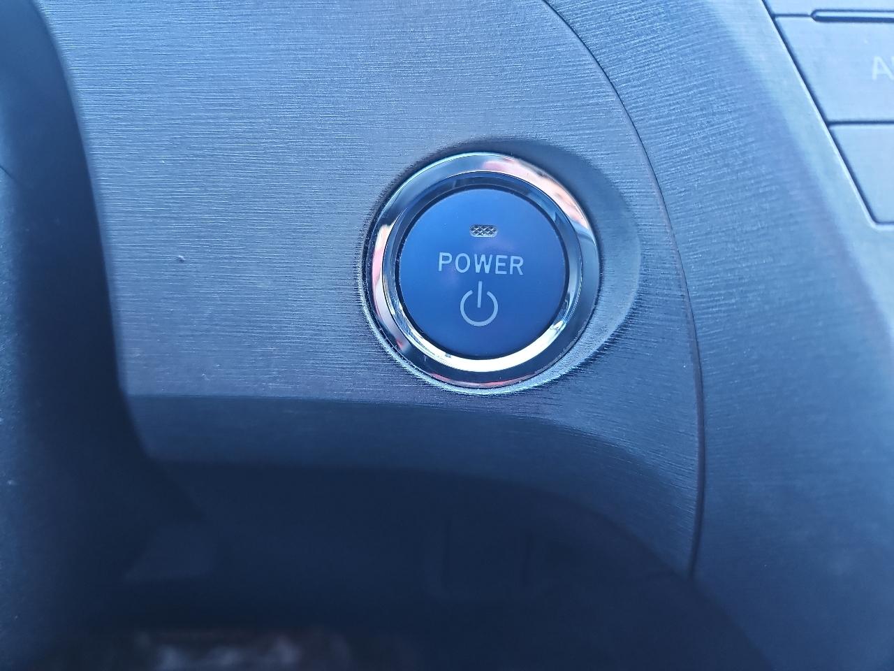 Toyota Prius Four 2015