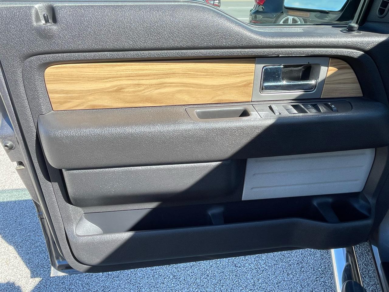 Ford F-150 Lariat SuperCrew 5.5-ft. Bed 4WD 2011