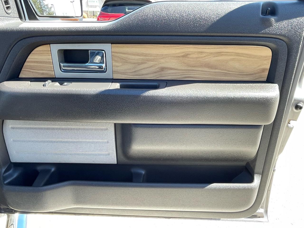 Ford F-150 Lariat SuperCrew 5.5-ft. Bed 4WD 2011