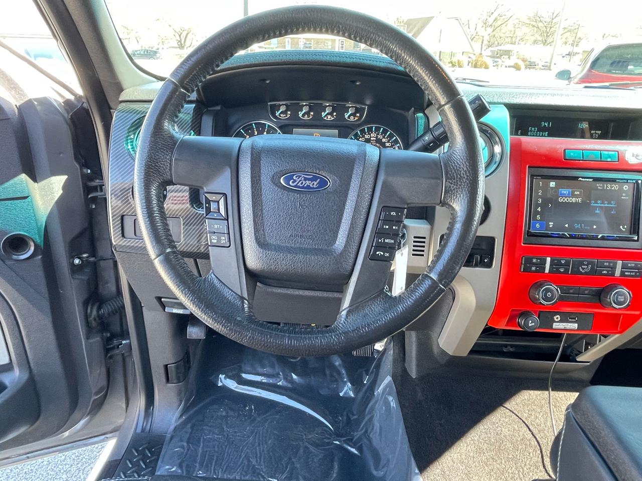 Ford F-150 Lariat SuperCrew 5.5-ft. Bed 4WD 2011