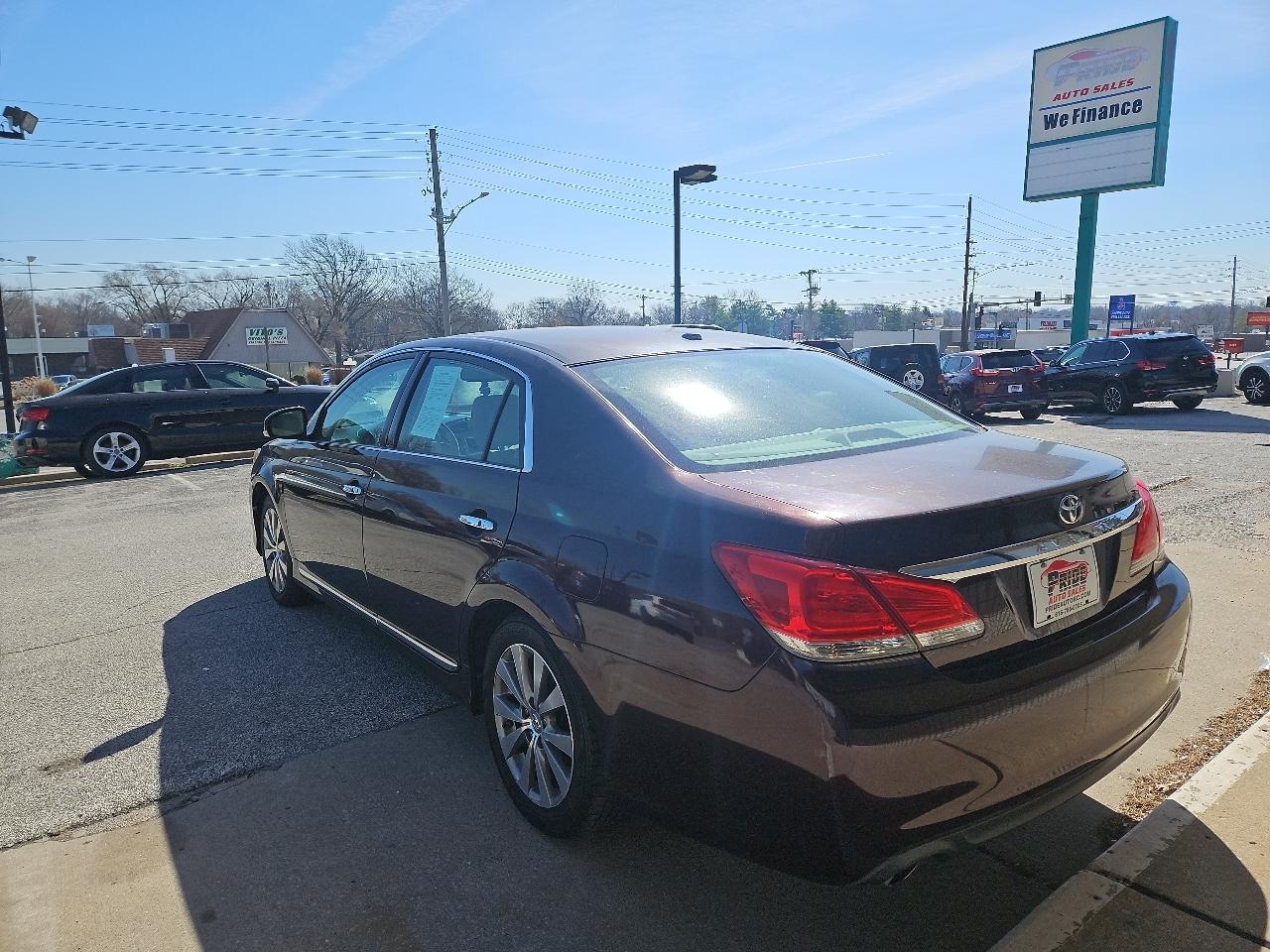 Toyota Avalon Limited 2011