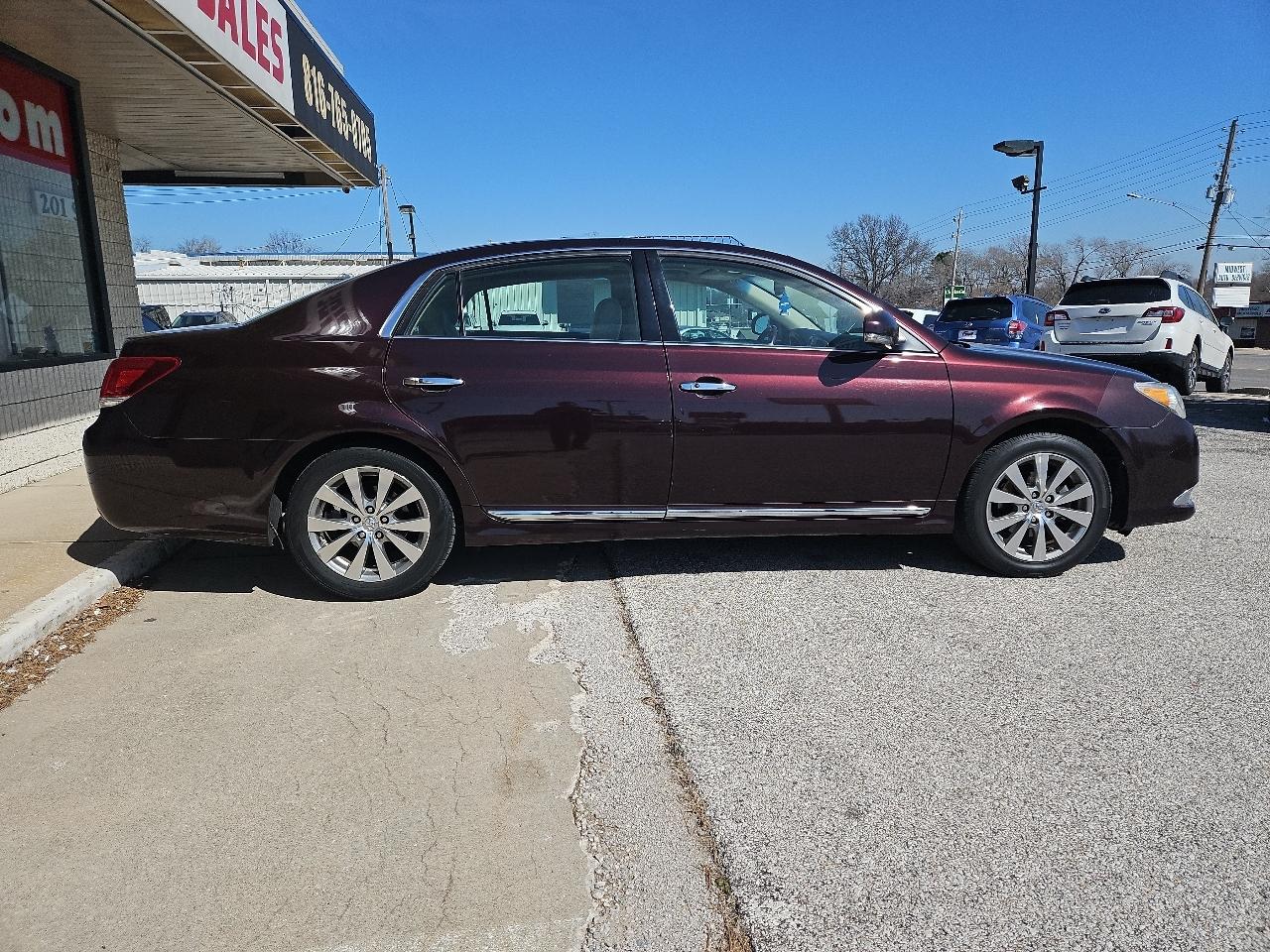 Toyota Avalon Limited 2011