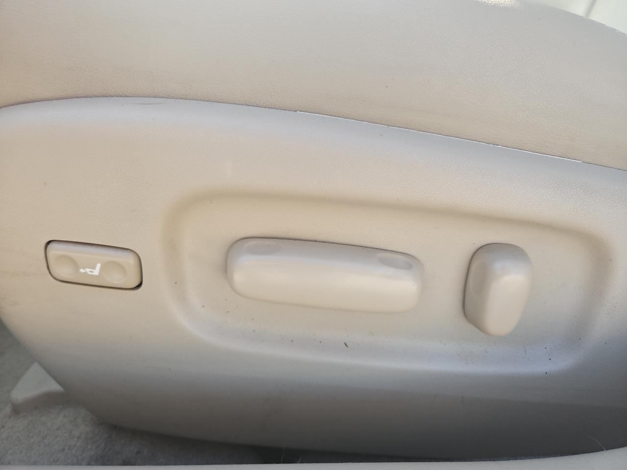 Toyota Avalon Limited 2011