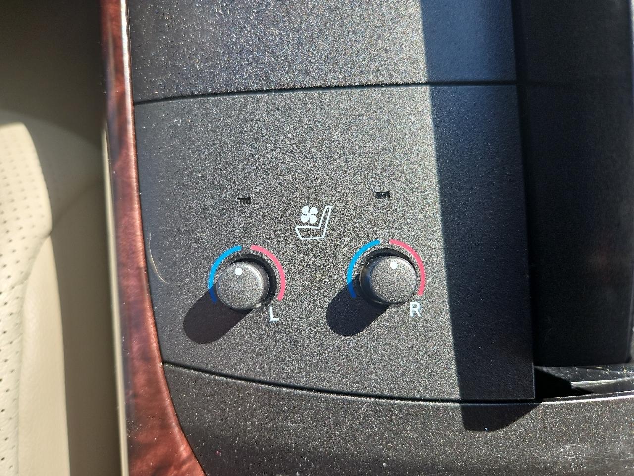 Toyota Avalon Limited 2011