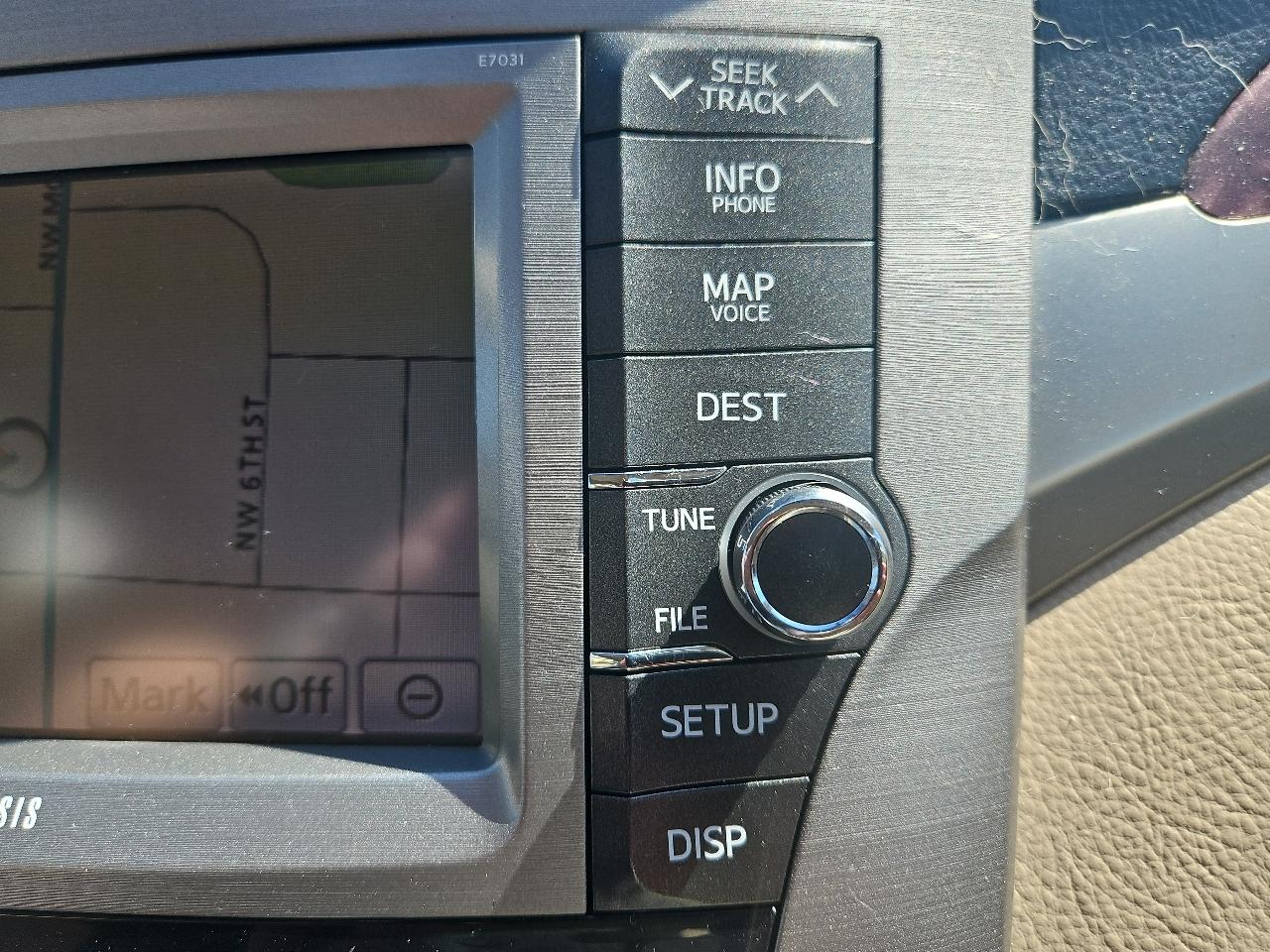 Toyota Avalon Limited 2011