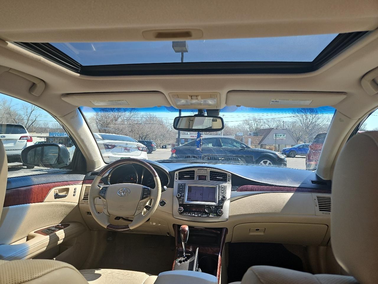 Toyota Avalon Limited 2011