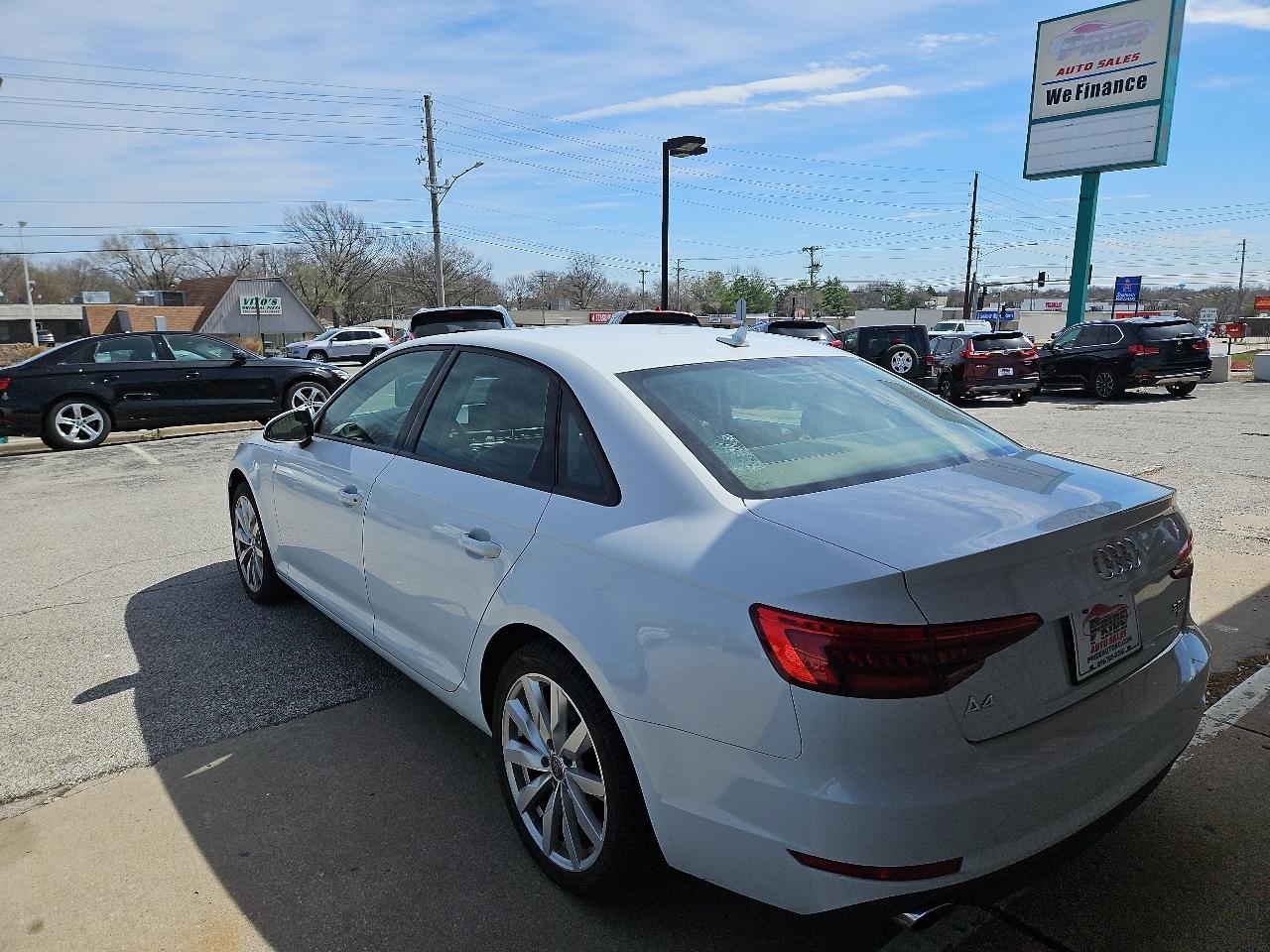 Audi A4 2.0T Premium Sedan 2017