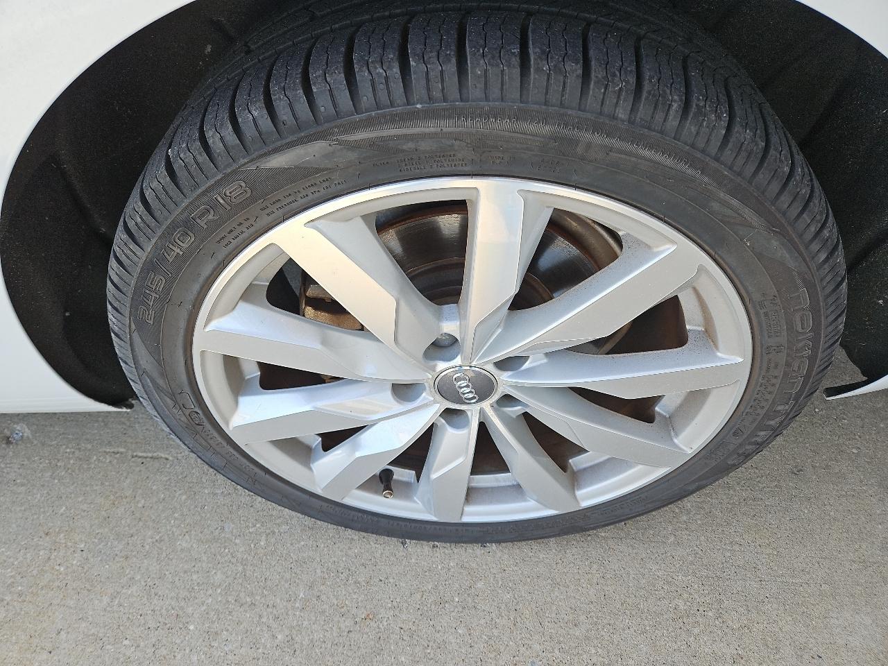 Audi A4 2.0T Premium Sedan 2017