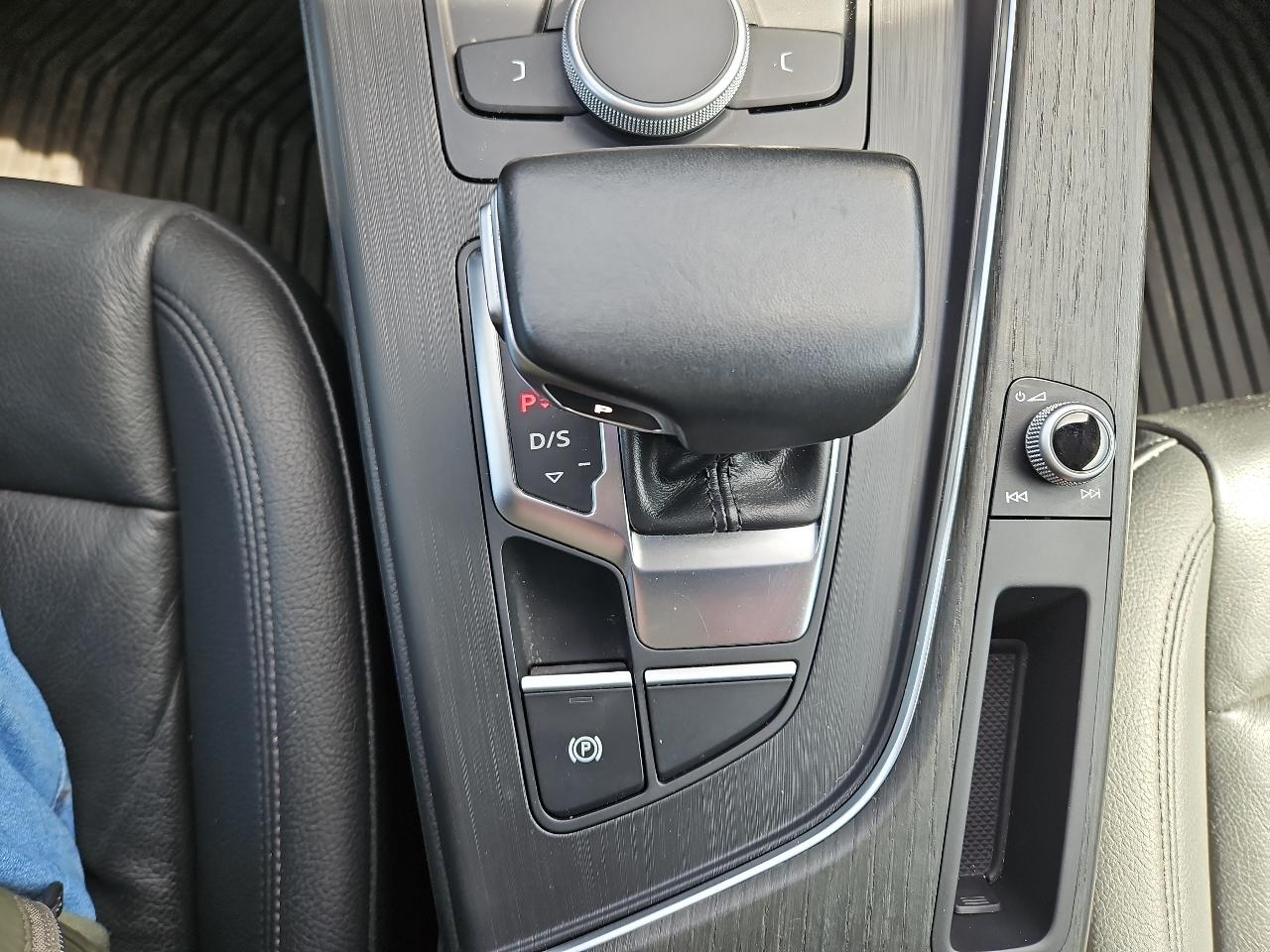 Audi A4 2.0T Premium Sedan 2017