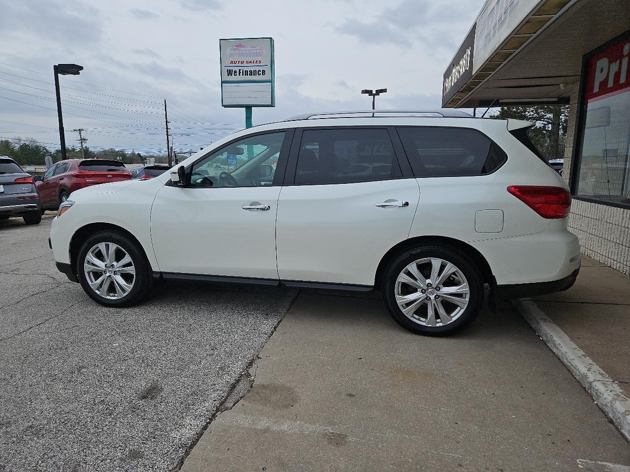 Nissan Pathfinder Platinum 4WD 2018
