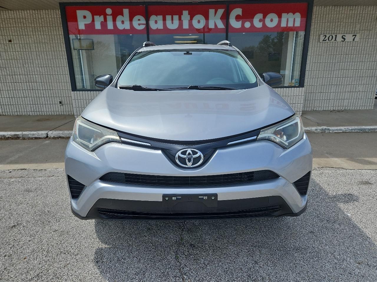 Toyota RAV4 LE AWD 2016