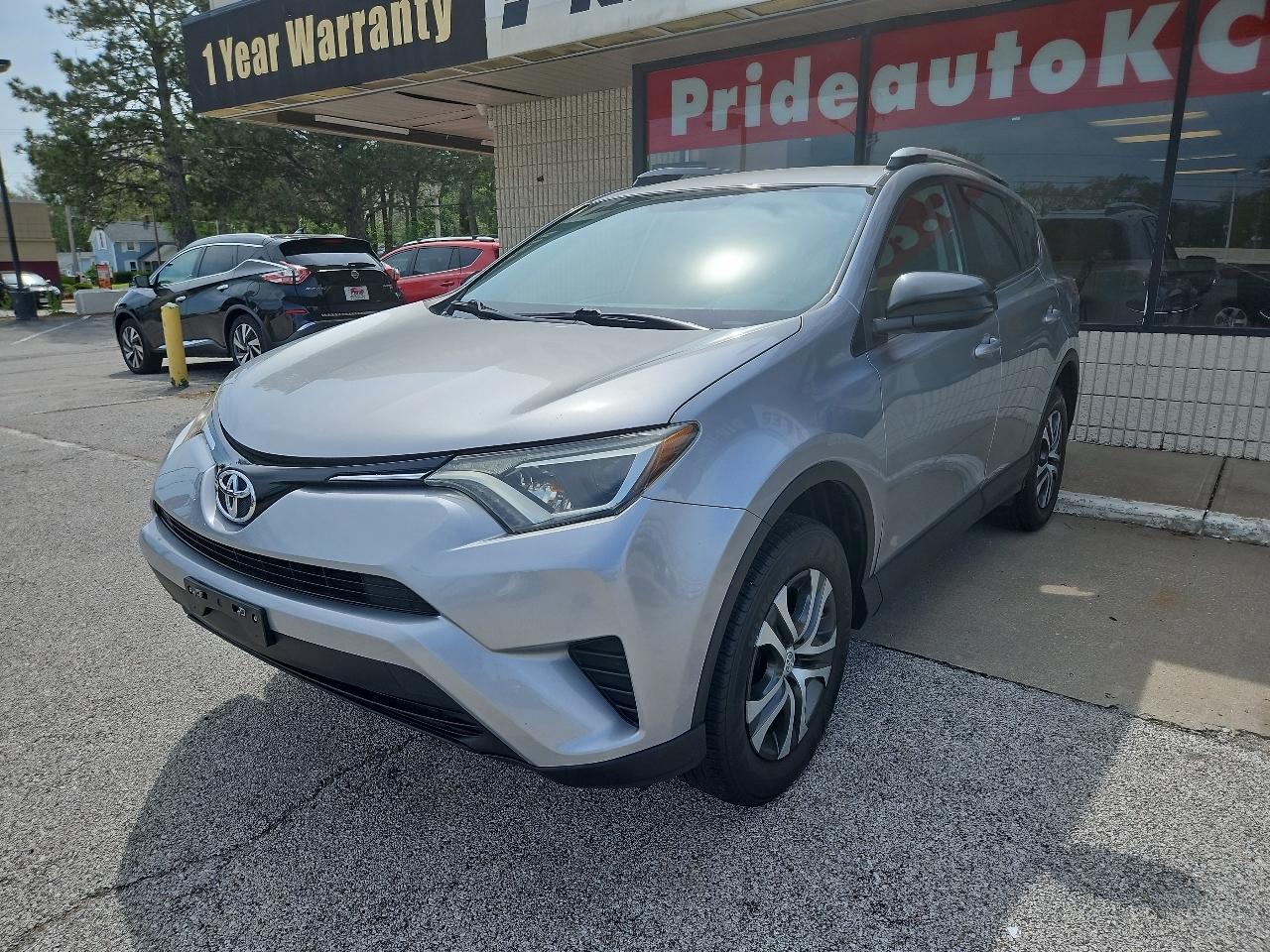 Toyota RAV4 LE AWD 2016