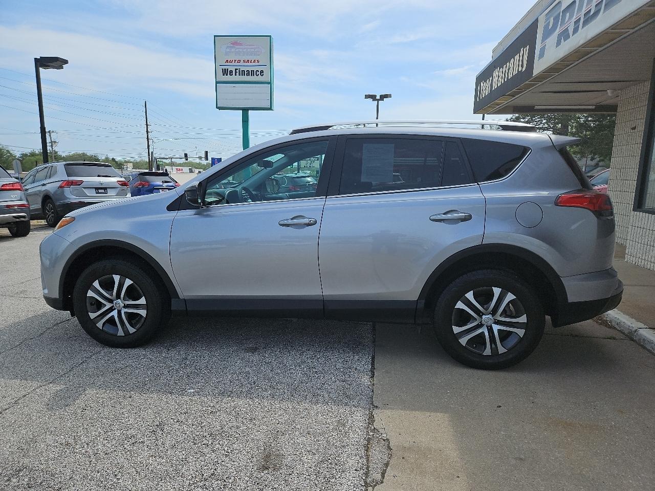 Toyota RAV4 LE AWD 2016