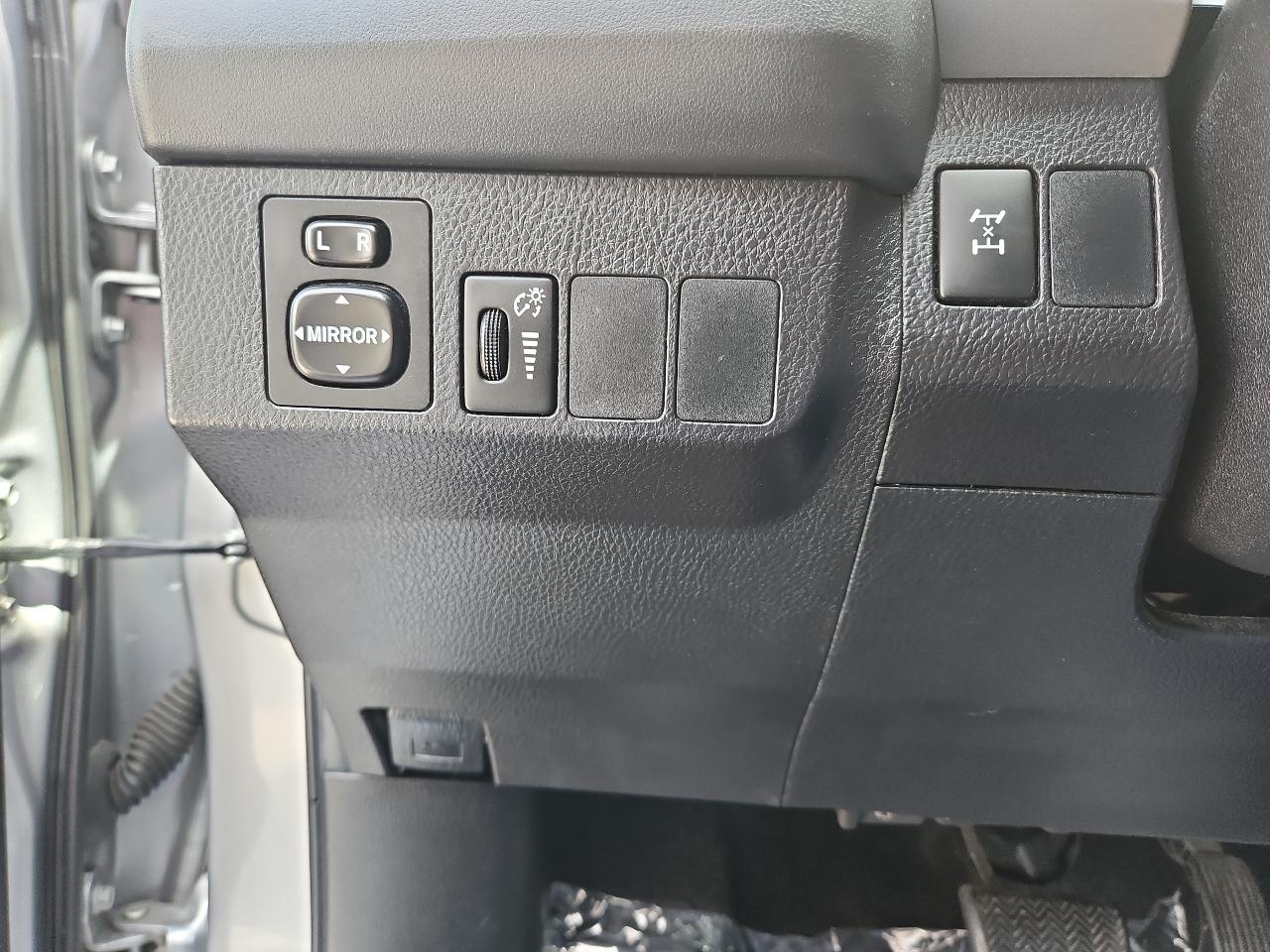 Toyota RAV4 LE AWD 2016