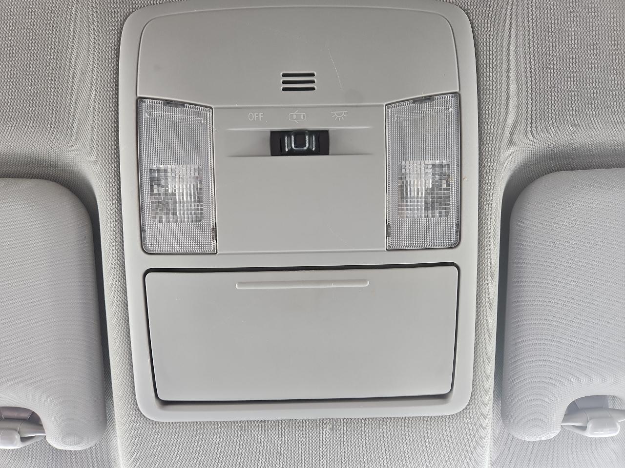 Toyota RAV4 LE AWD 2016