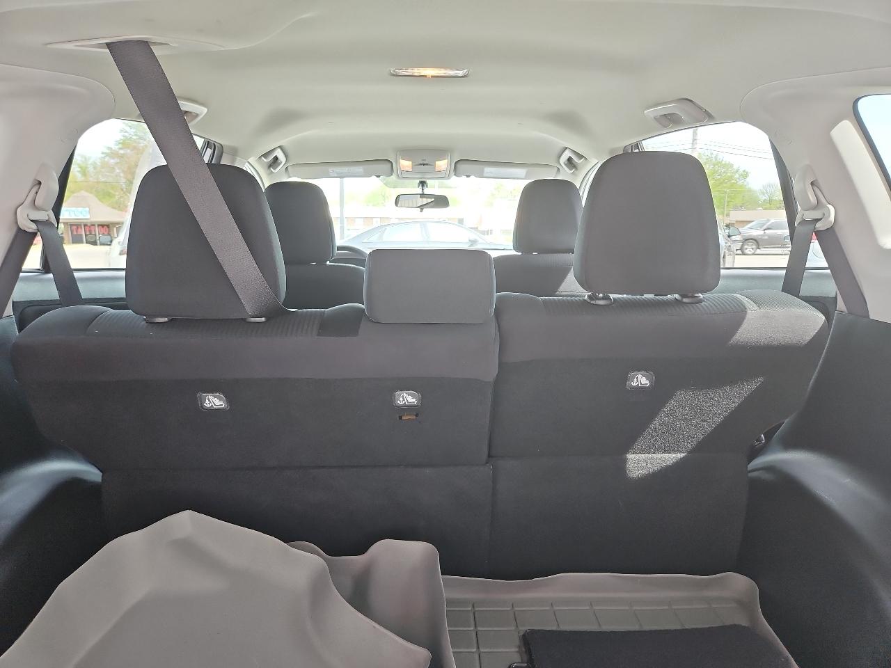 Toyota RAV4 LE AWD 2016