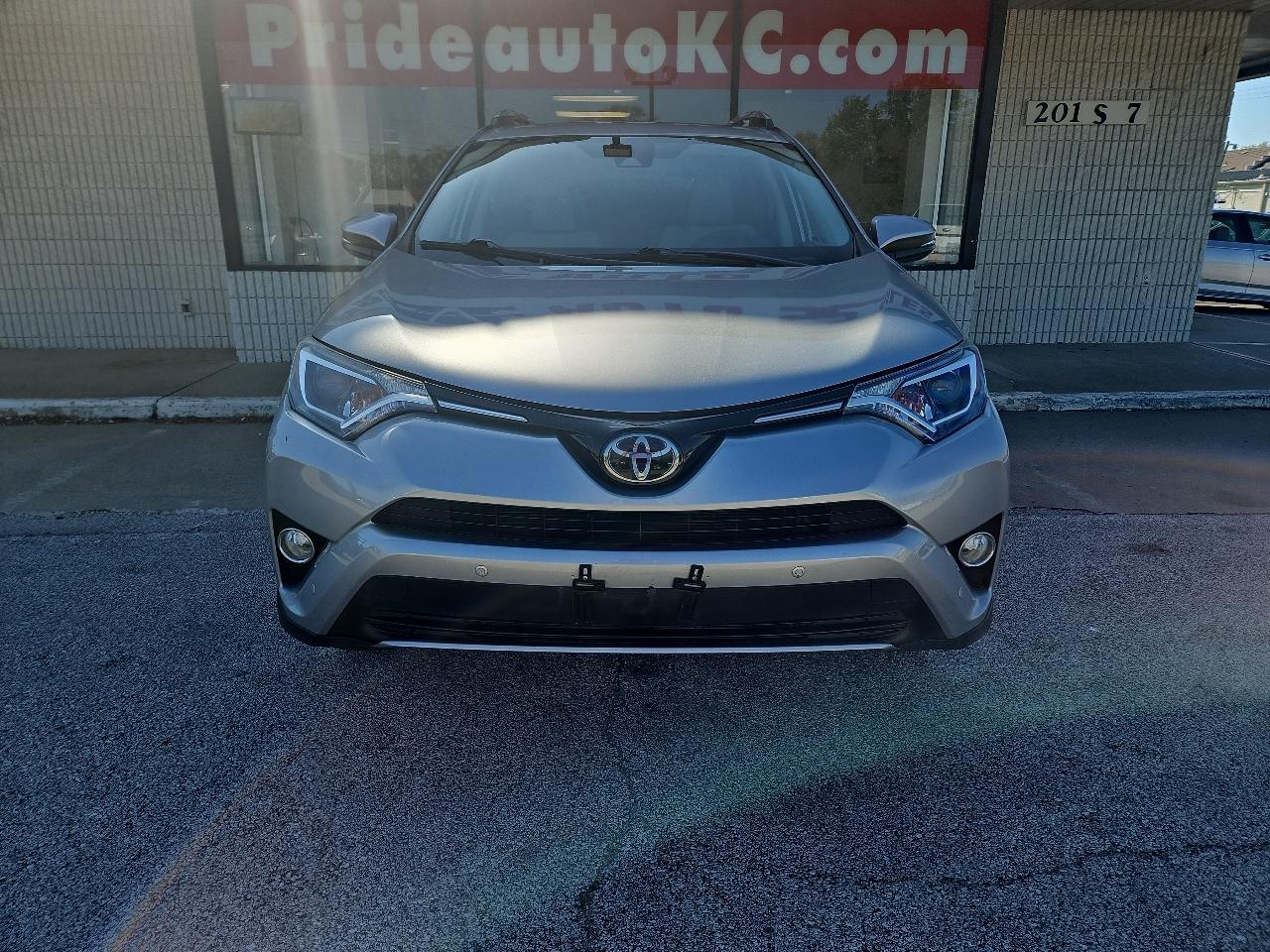 Toyota RAV4 XLE FWD 2017