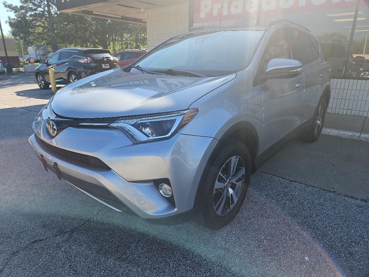 Toyota RAV4 XLE FWD 2017