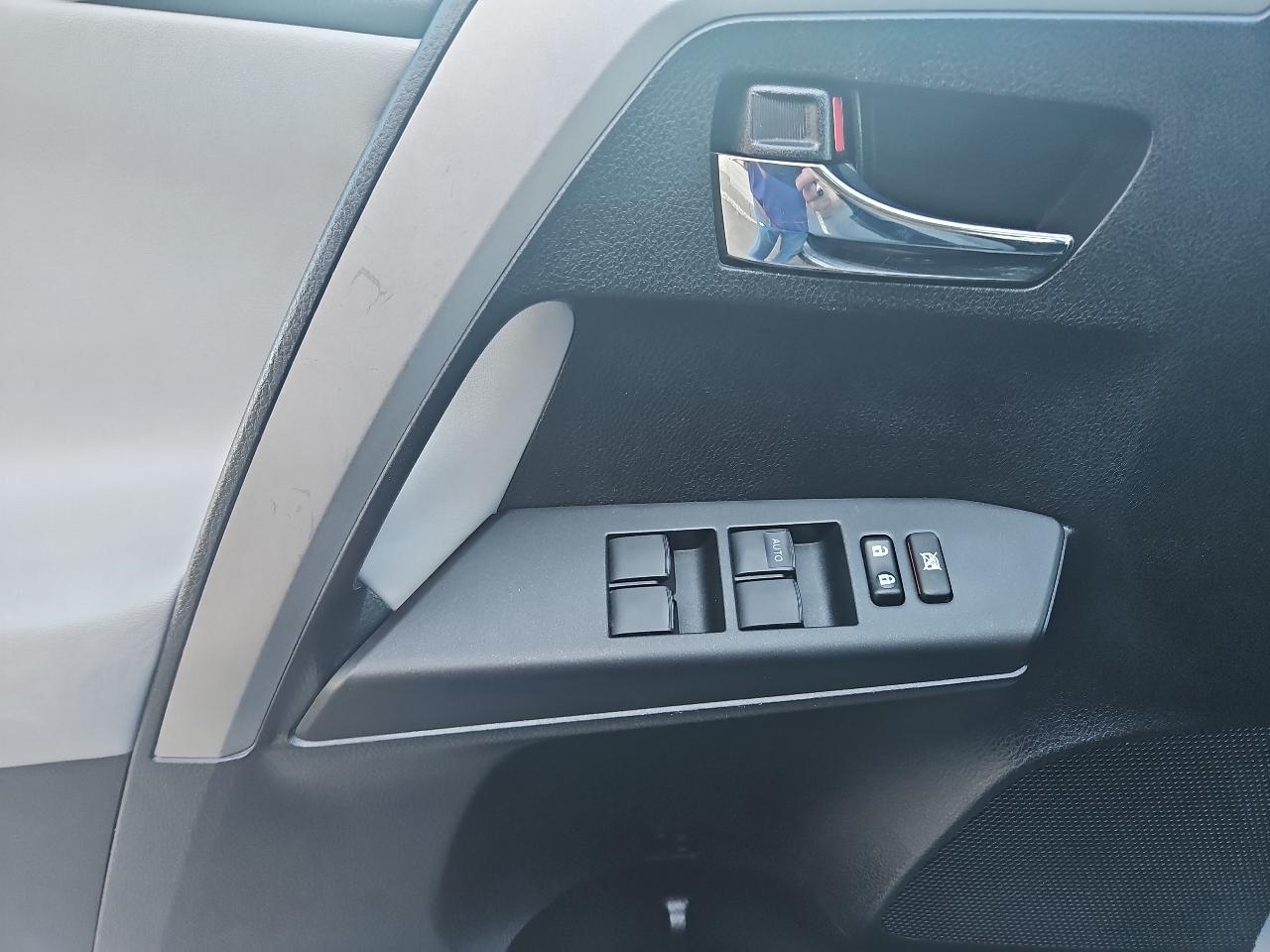 Toyota RAV4 XLE FWD 2017