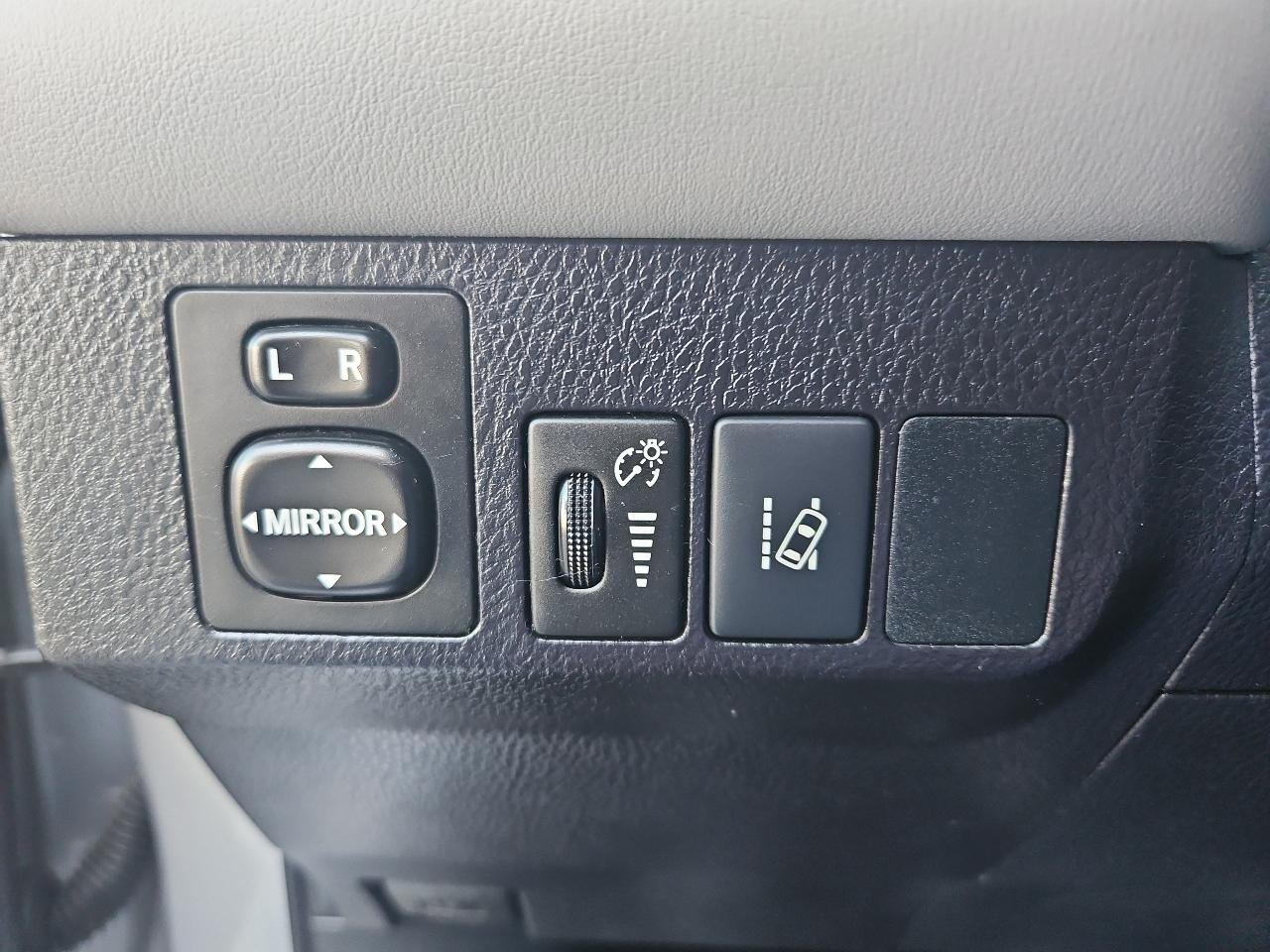 Toyota RAV4 XLE FWD 2017