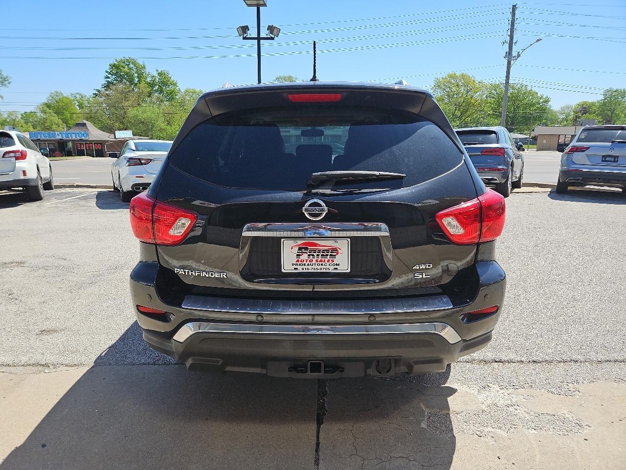 Nissan Pathfinder Platinum 4WD 2017