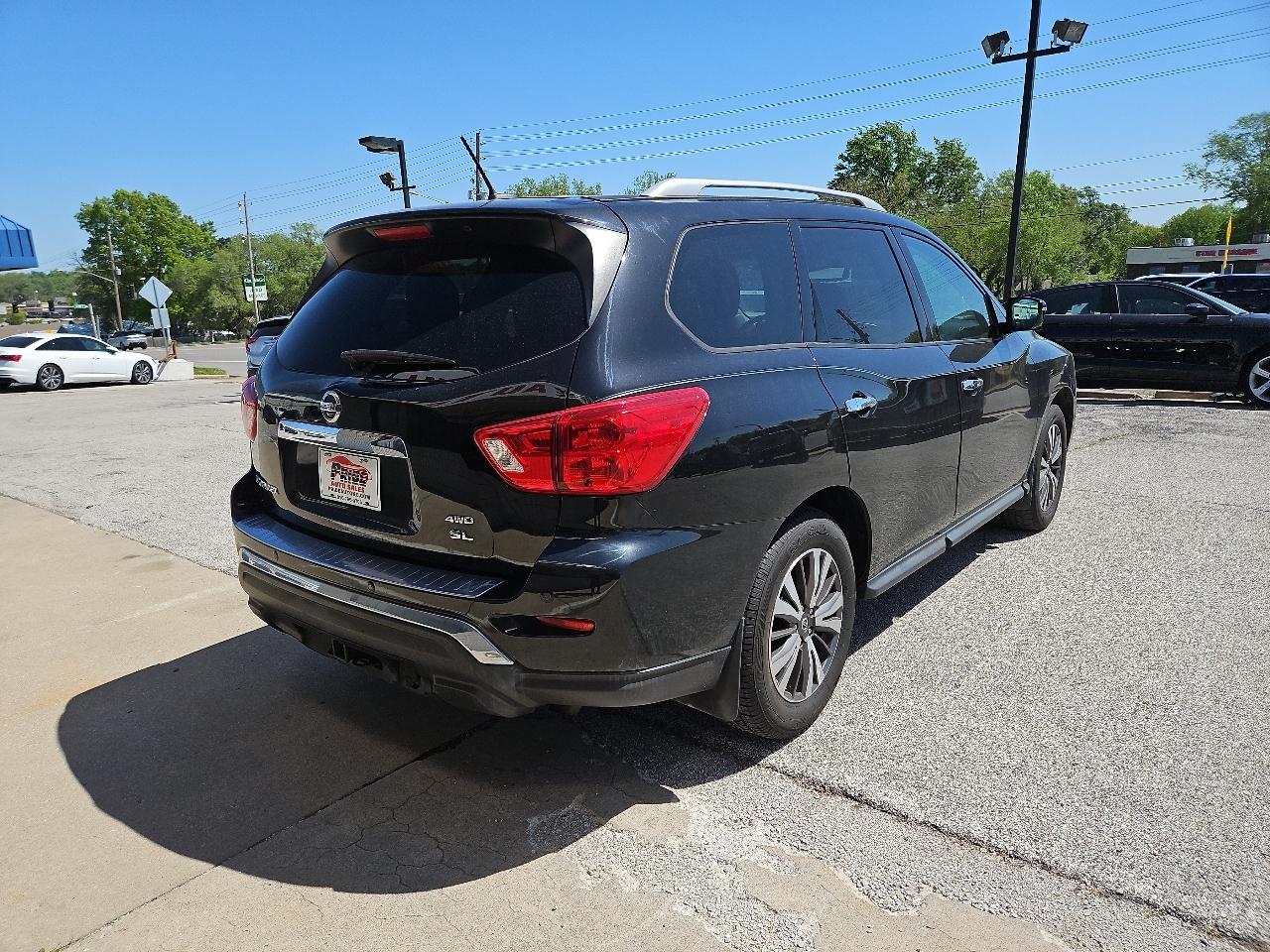 Nissan Pathfinder Platinum 4WD 2017
