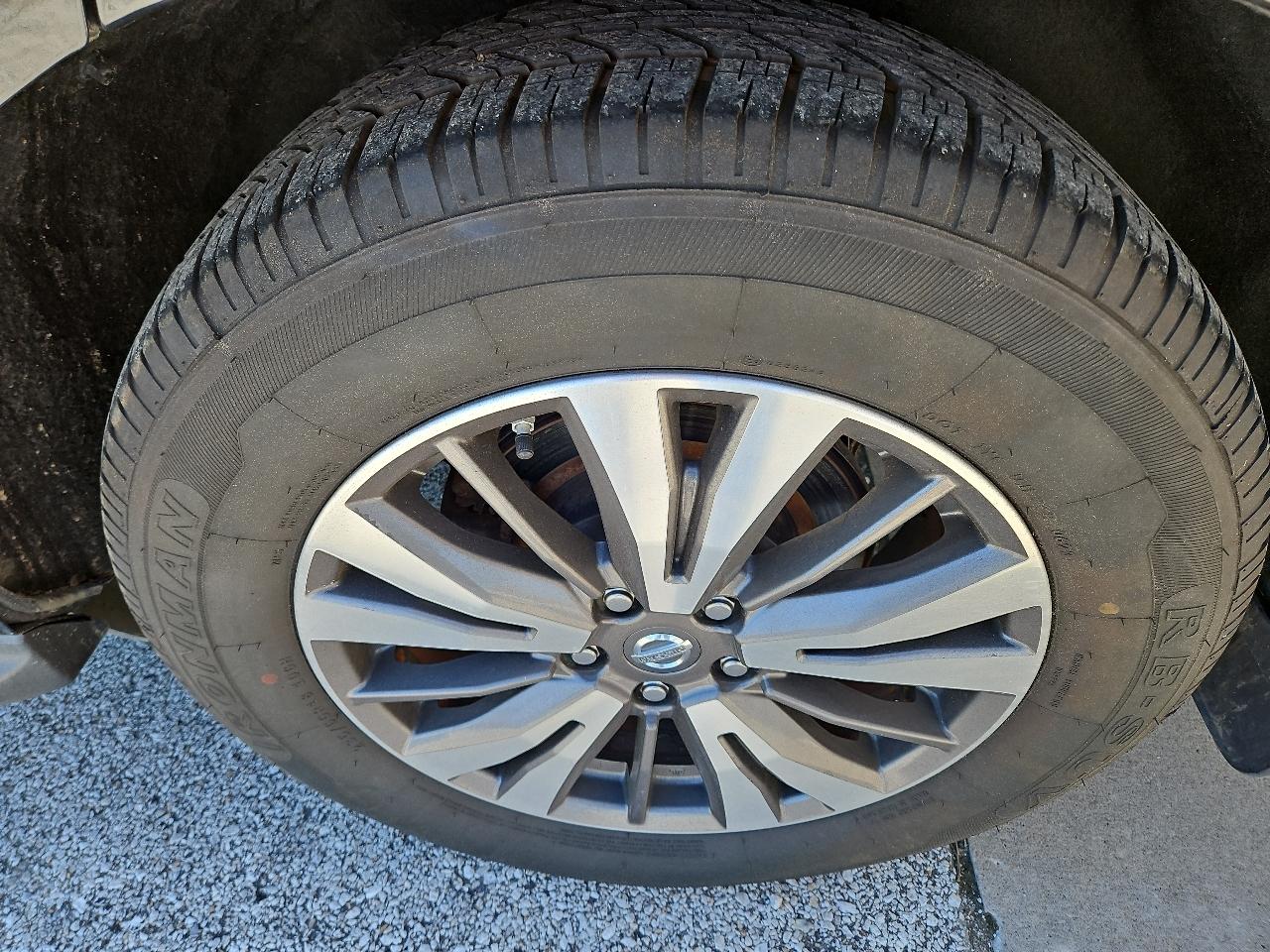 Nissan Pathfinder Platinum 4WD 2017
