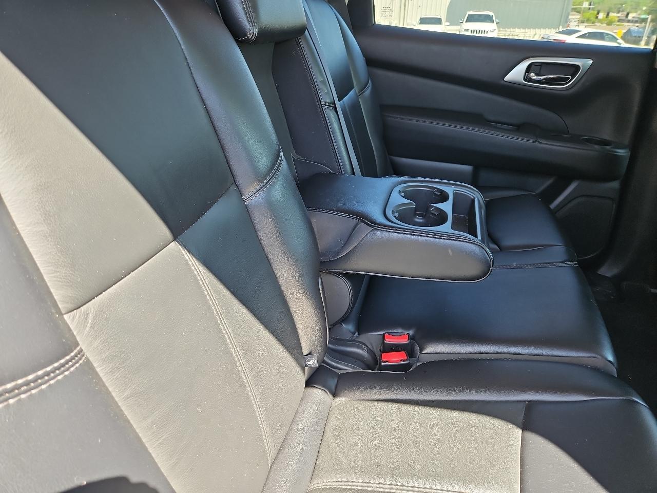 Nissan Pathfinder Platinum 4WD 2017