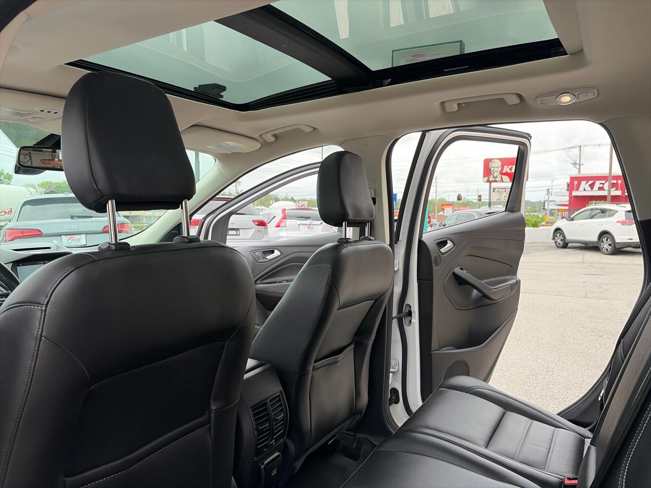 Ford Escape Titanium 4WD 2018