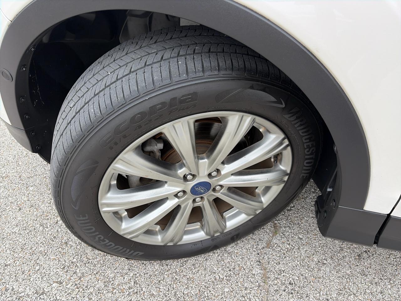 Ford Escape Titanium 4WD 2018