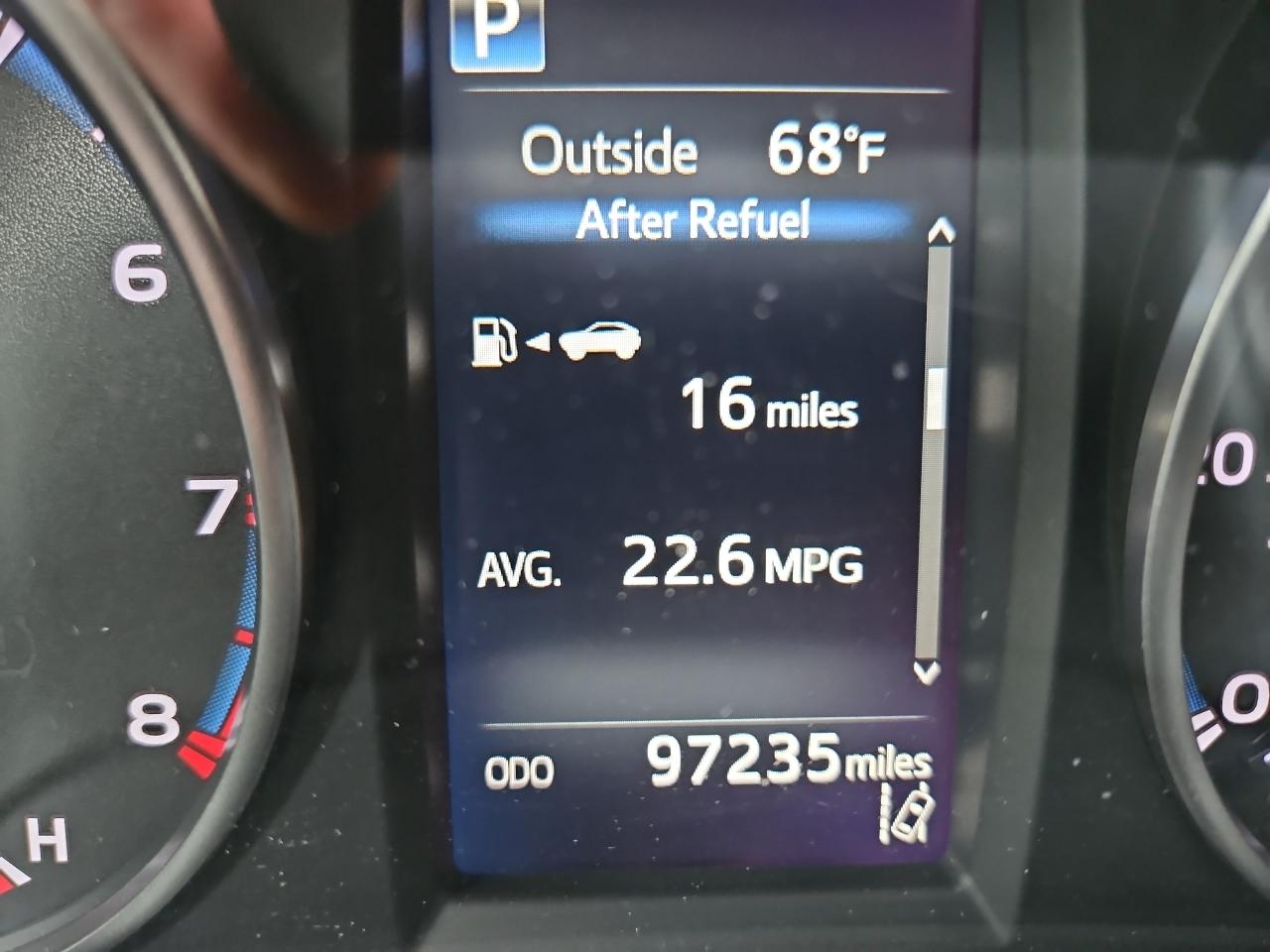 Toyota RAV4 LE AWD 2018