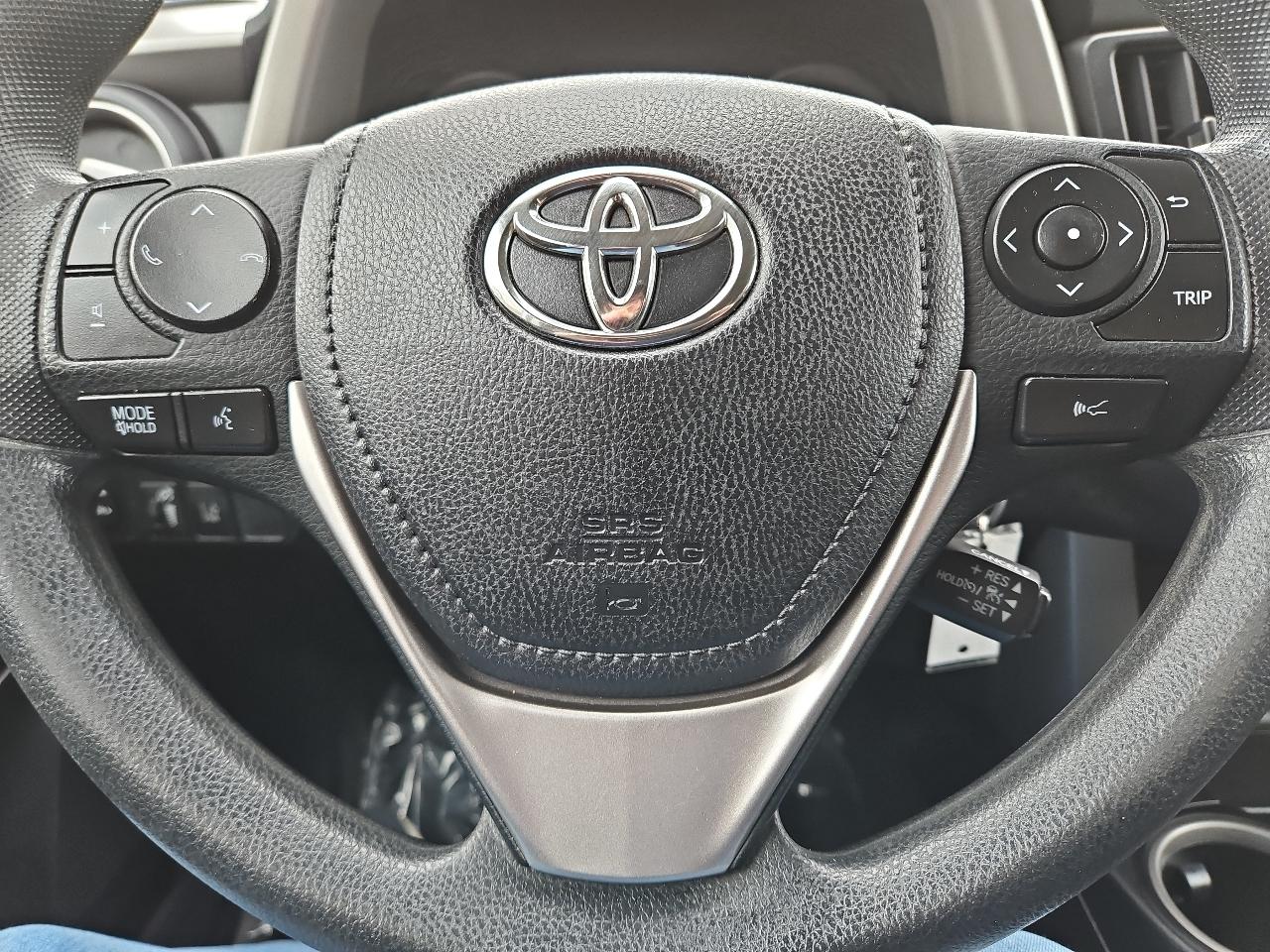Toyota RAV4 LE AWD 2018